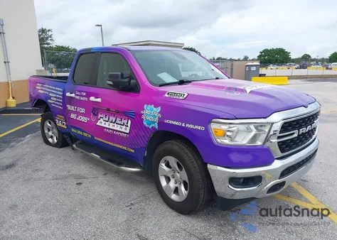 2022 Ram 1500 Big Horn 4X2 6'4 Box z USA, uszkodzony, nr VIN 1C6RREBT2NN113936